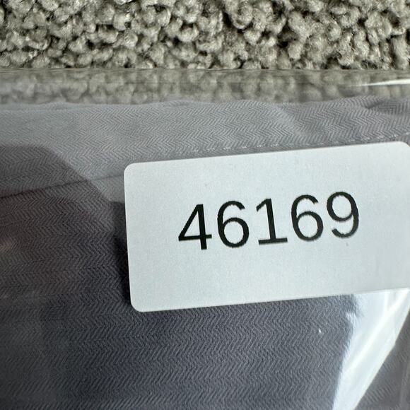 Under Armour Shorts Mens 36 Gray Lightweight Performance Chino HeatGear READ - Picture 11 of 11